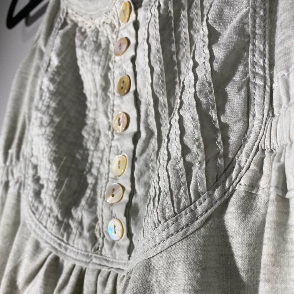 Grey Top - Picture 2 of 3